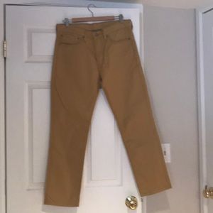 NWT Levi’s 511 - Mustard colored